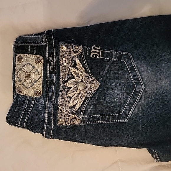 Jeans - Picture 1 of 5